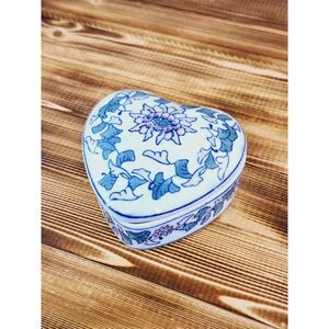 Ceramic Chinese Lotus Flower‎ Pattern Heart Shaped Trinket Box
